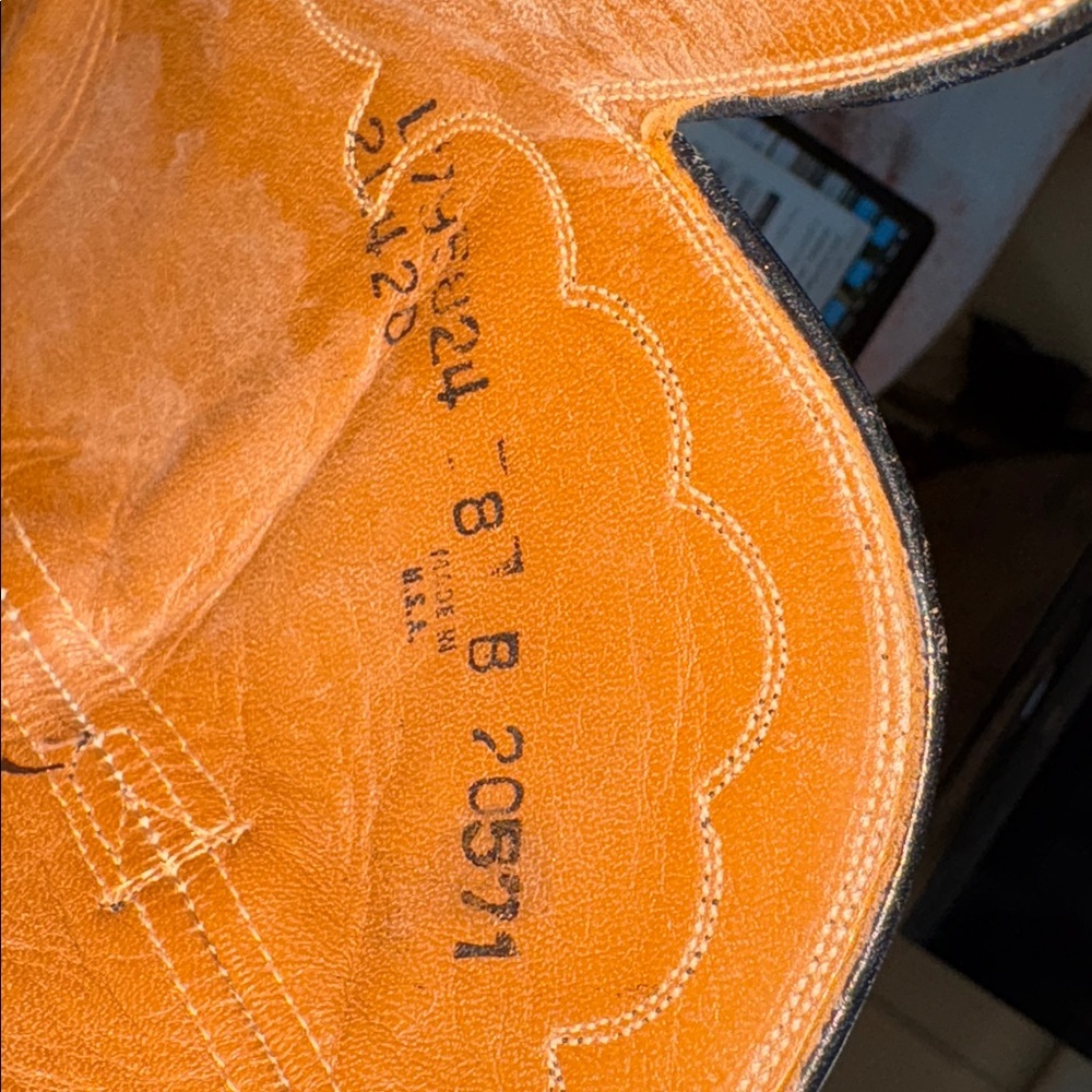 Beautiful Hand Made Western Boot - Picture 5 of 6